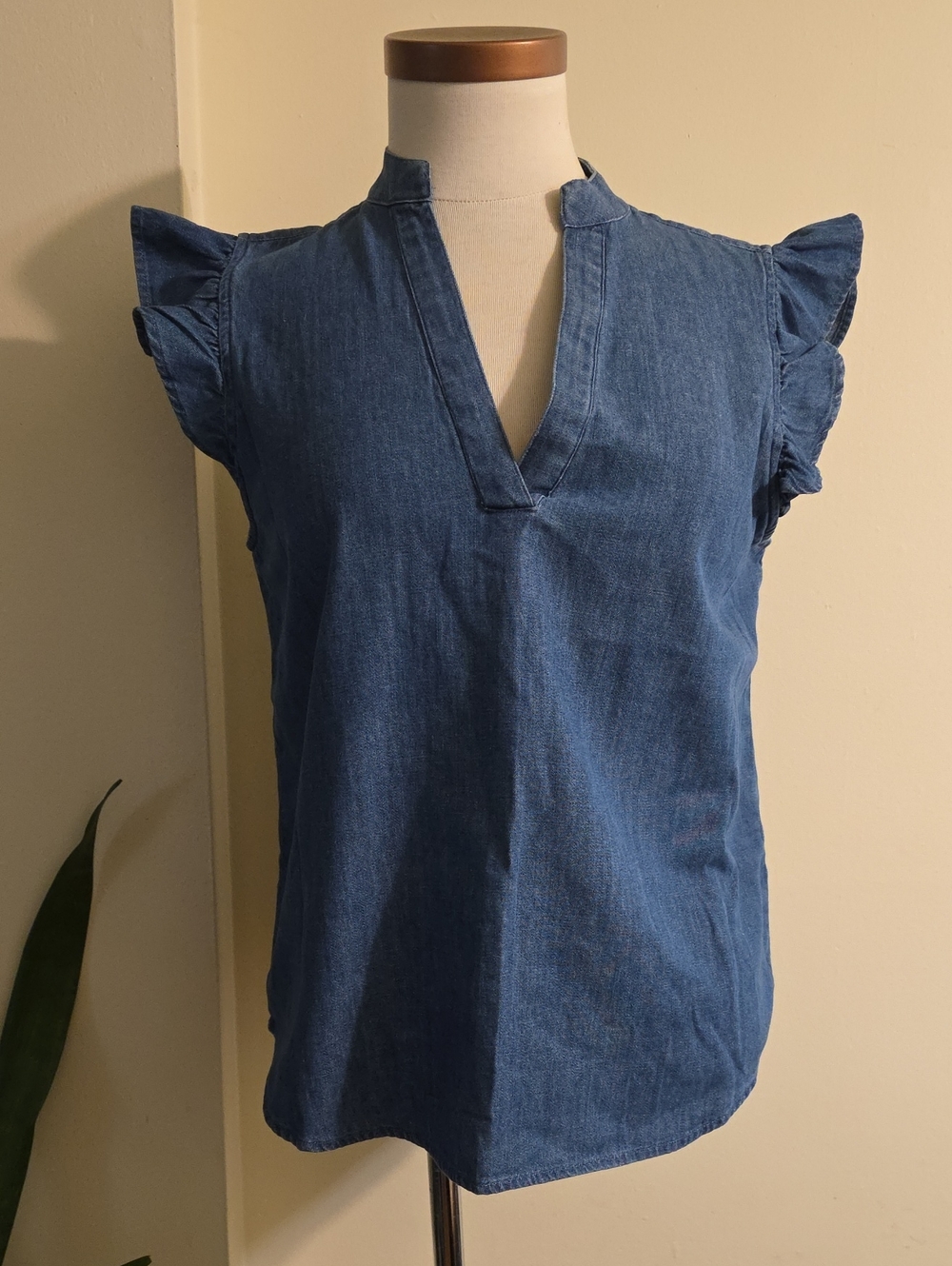 ICÔNE Organic Cotton Denim Flutter Sleeve V-Neck Top - M